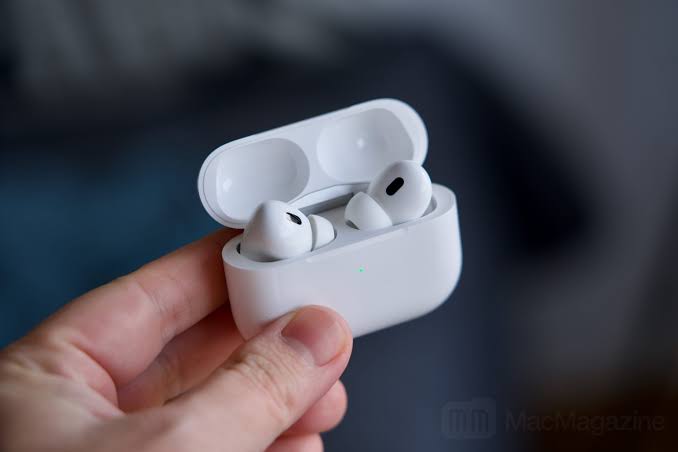 Seamless Sound: AirPods Pro - Your Everyday Audio 50% OFF