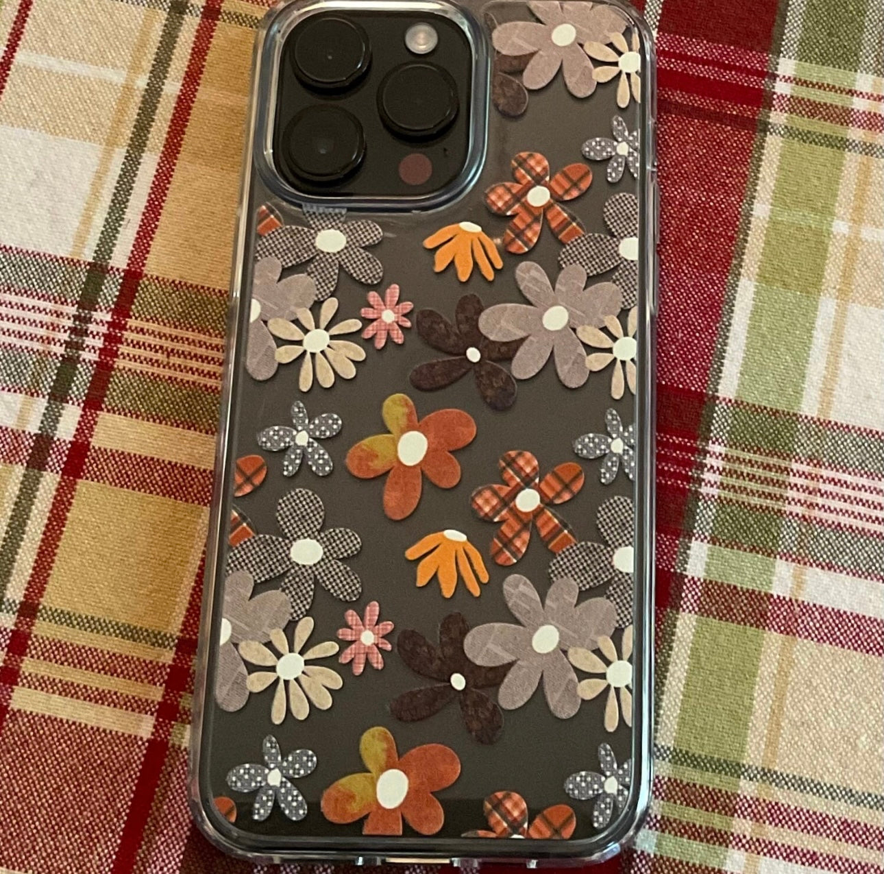 Embrace the charm of autumn with our Cute Fall Retro Flowers Phone Customise Case. Available for all major phone models. Write your phone model below